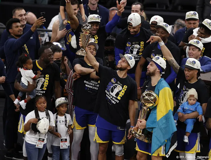 golden state warriors pakken vierde landstitel in acht jaar