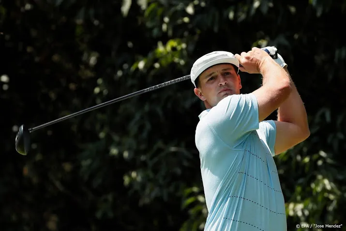 golfer dechambeau houdt jonge wolff van zege af