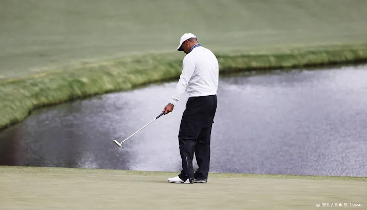 golfer woods zakt ver weg op derde dag masters
