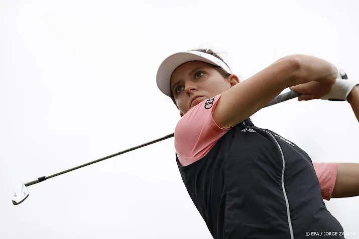 golfster van dam geeft koppositie op slotdag weg op iers open