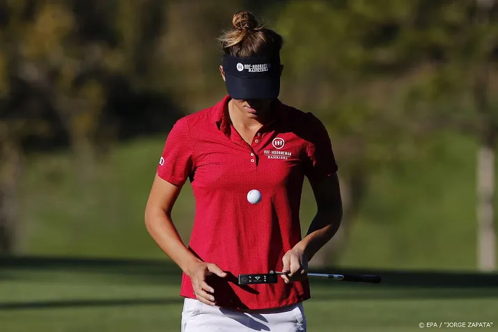 golfster van dam laat het liggen na goed begin