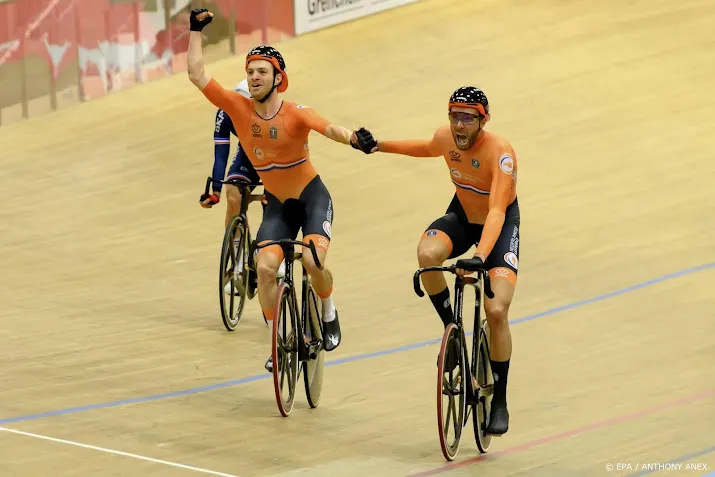 goud baanrenners havik en van schip op koppelkoers in nations cup