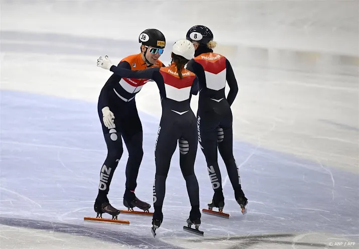 goud voor gemengde aflossingsploeg bij wereldbeker shorttrack