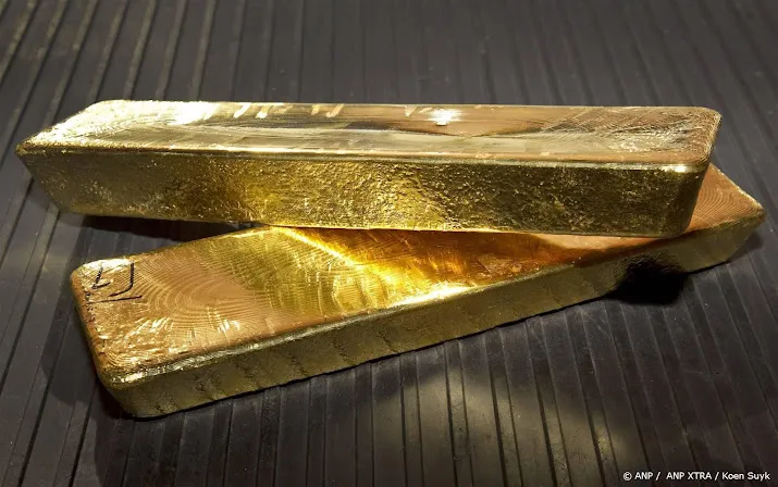 goudprijs stijgt voor het eerst tot boven de 2200 dollar