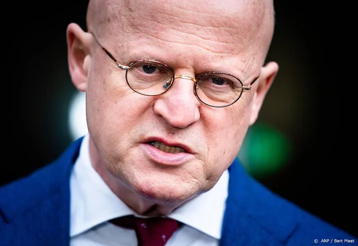 grapperhaus aan supporters ordehandhaving ligt bij politie