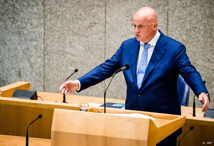 grapperhaus corona overtreders moeten gewoon boete betalen