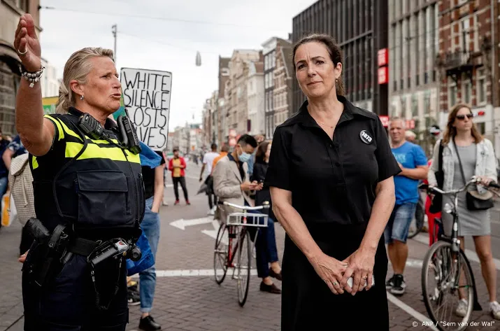 grapperhaus gemeenteraad moet oordelen over optreden halsema