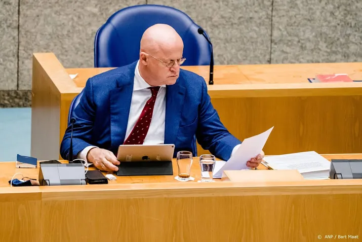 grapperhaus inzet leger tegen relschoppers nu niet aan de orde