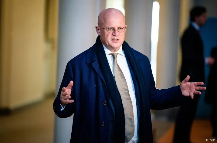 grapperhaus positief over opvolgen coronamaatregelen