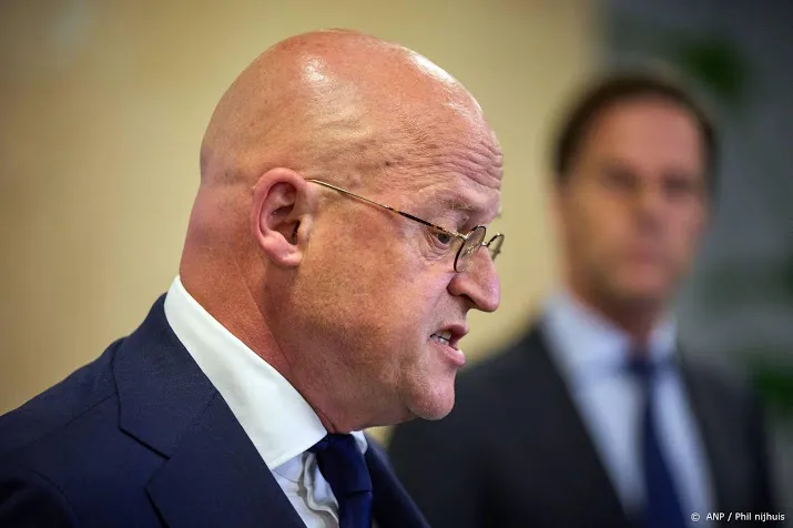 grapperhaus strijd tegen misdaad is zaak van de lange adem
