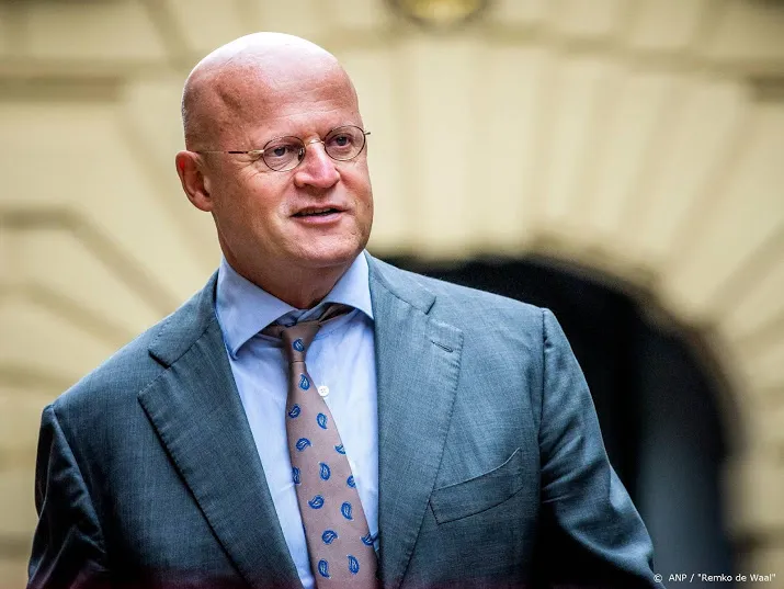 grapperhaus vindt zich nog geloofwaardig