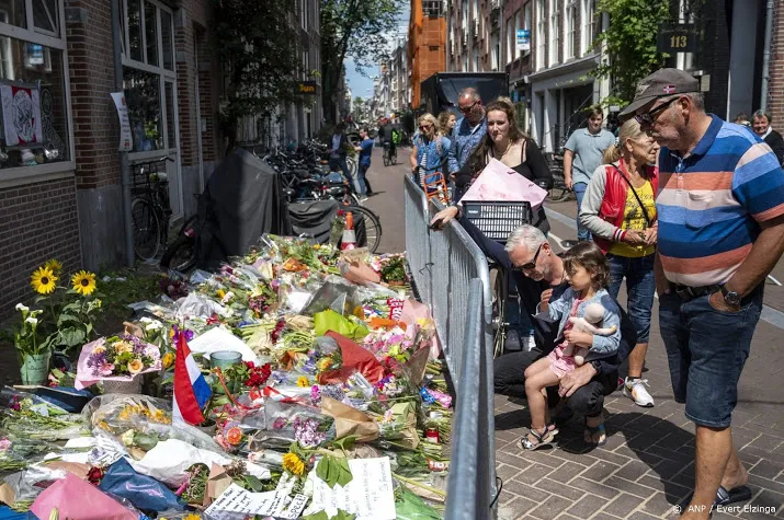 groeiende bloemenzee voor peter r de vries
