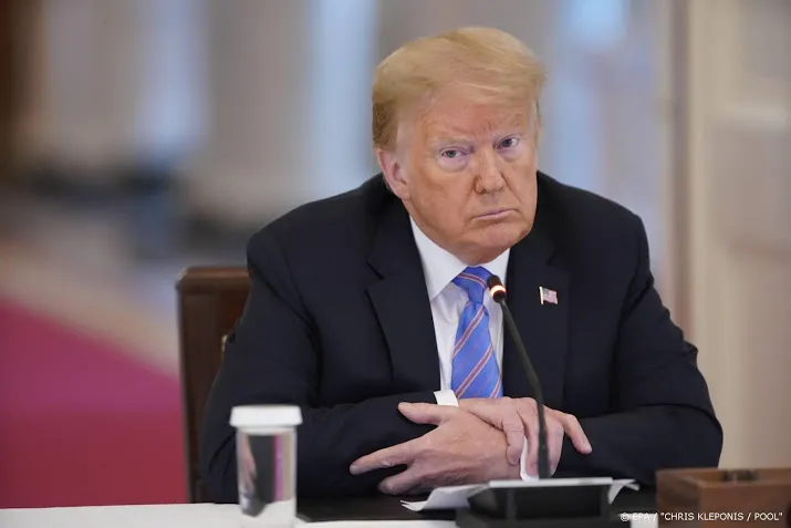 groen licht voor onthullend boek van nicht president trump