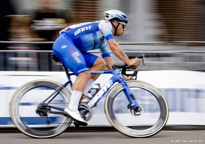 groenewegen tweede in tweede rit ronde van saudi arabie