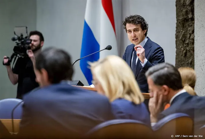 groenlinks eist dat kabinet besluiten neemt en niets doorschuift