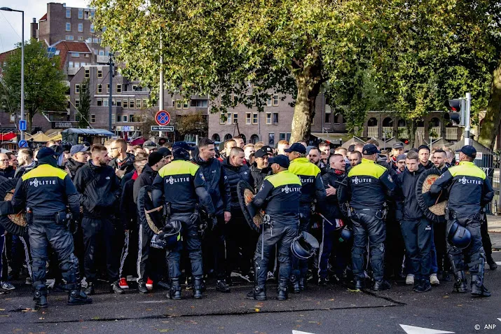groep van 60 union berlin fans aangehouden in rotterdam