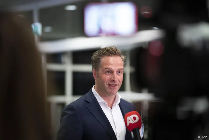 groot deel terugkeerders uit buitenland gaat toch naar buiten