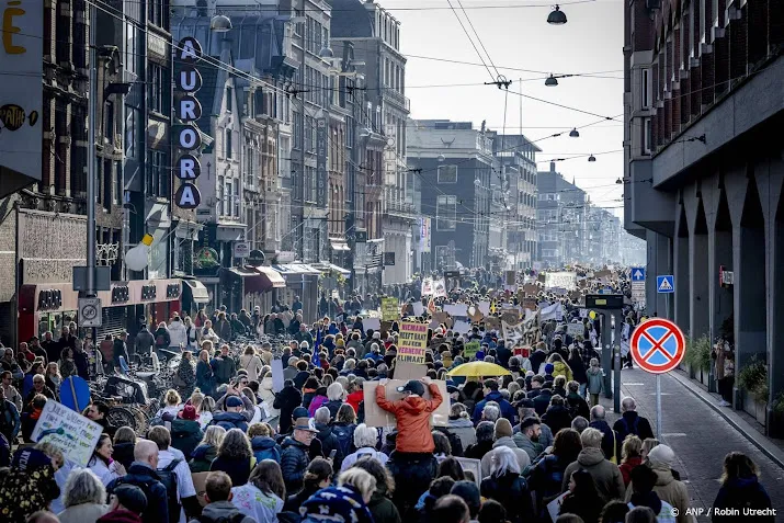 grootste klimaatmars in nederland ooit in amsterdam