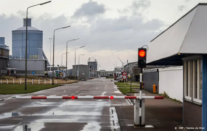 grote batterij op terrein failliete aluminiumfabriek aldel