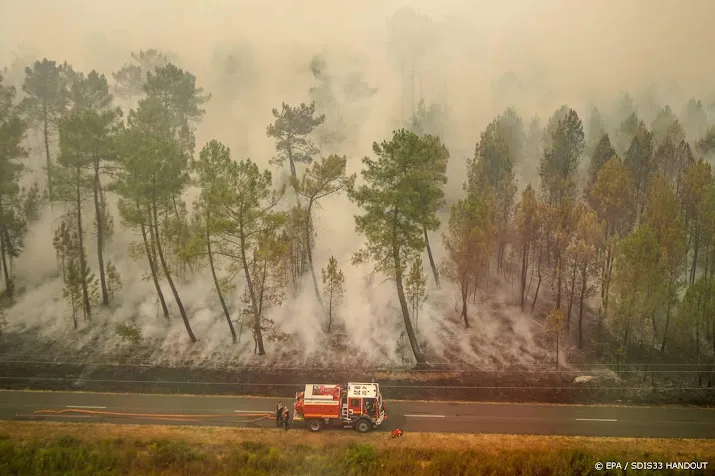 grote brand in duitsland leidt tot stankoverlast in delen limburg