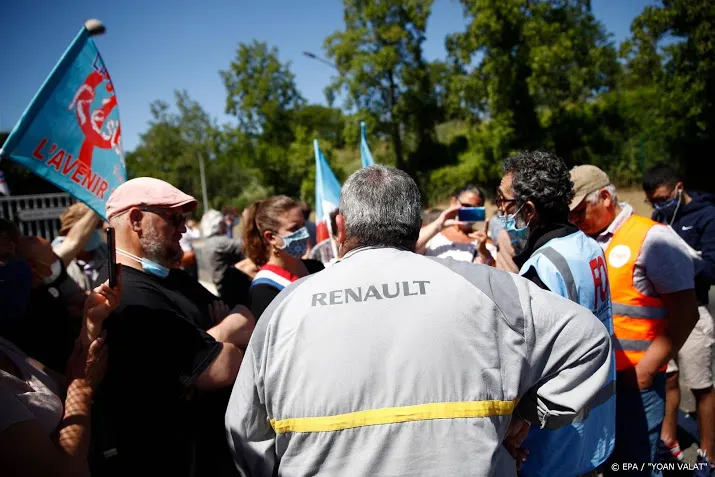 grote demonstratie tegen ontslagen bij renault