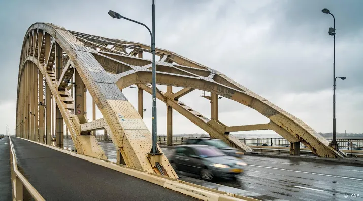 grote verkeersproblemen bij arnhem en nijmegen