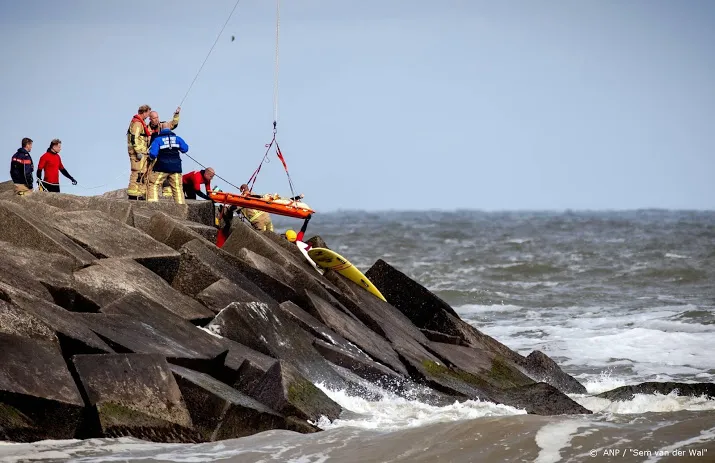 grote zoektocht naar vermiste watersporters gaat door