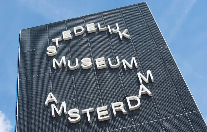 grunberg verkent museum met nieuwkomers
