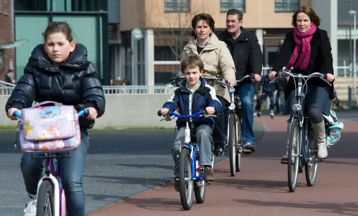 gun elkaar de ruimte op het fietspad