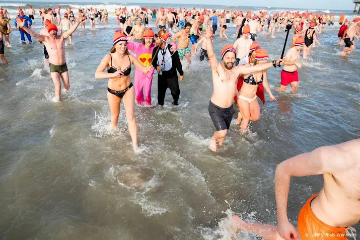 gure wind spelbreker bij nieuwjaarsduik