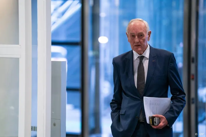 haagse burgemeester beeindigt protest tegen coronamaatregelen