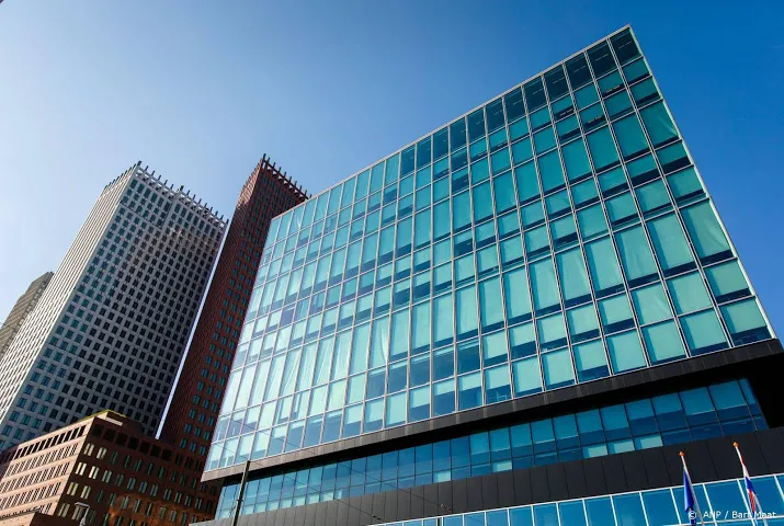 haagse straat dicht om vallend glas ministerie