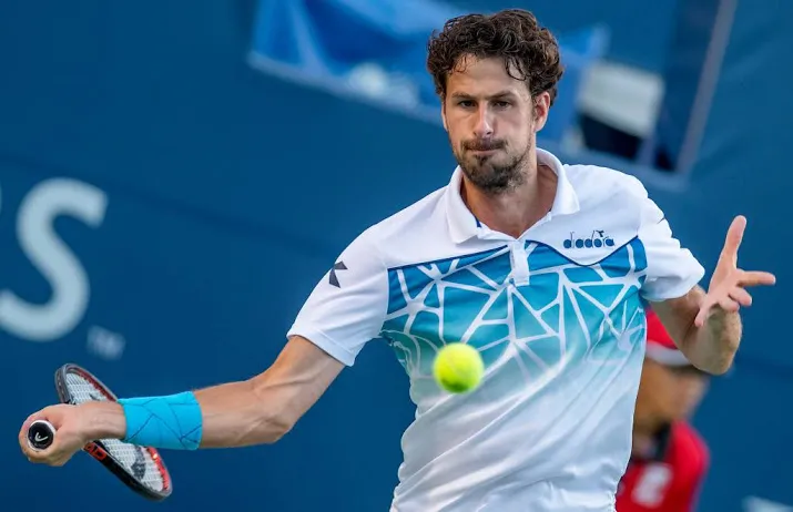 haase in drie sets verder in cincinnati