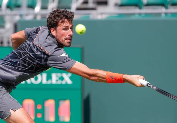 haase wint in miami en stuit op del potro