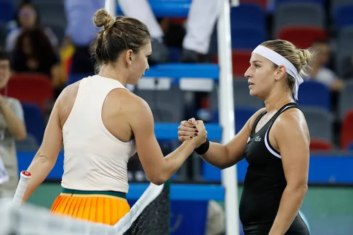 halep uitgeschakeld in wuhan
