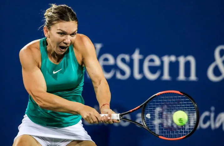 halep wint tussen de buien door