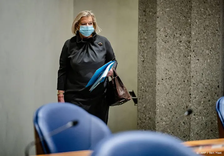 half jaar noodopvang voor 500 asielzoekers op vliegveld twenthe