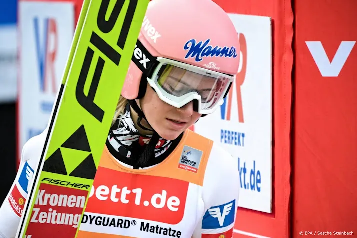half nederlandse skispringster kramer vlak voor vertrek positief