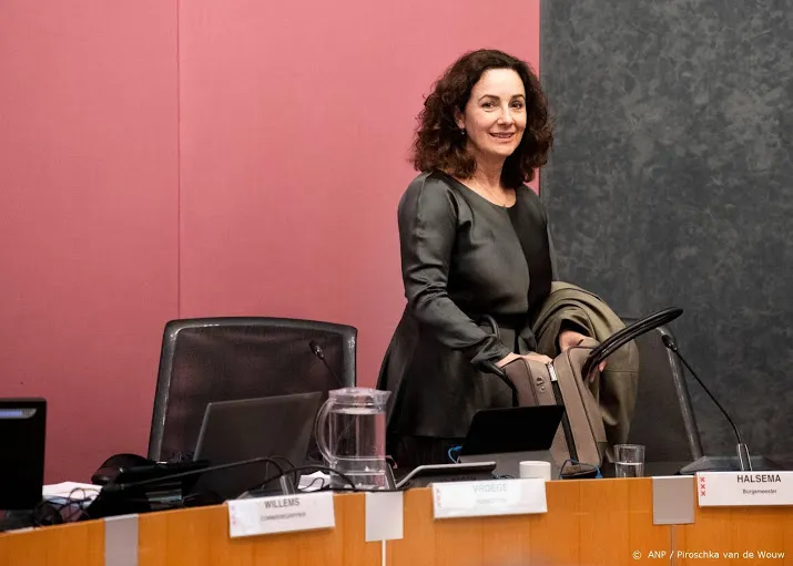 halsema ging om lege woonboot en nepwapen