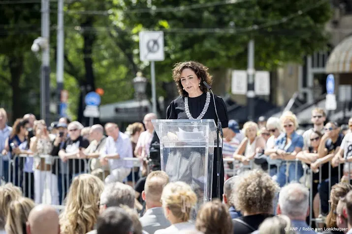 halsema monument herinnert aan de vries maar ook aan de moord