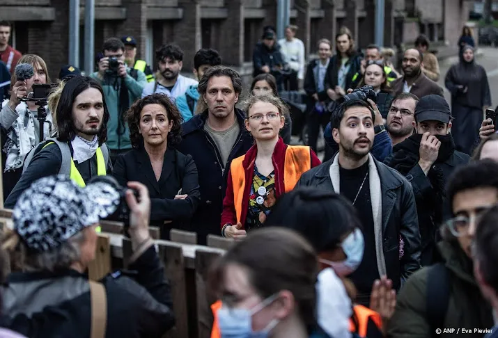 halsema vindt optreden van politie tegen betogers niet te hard