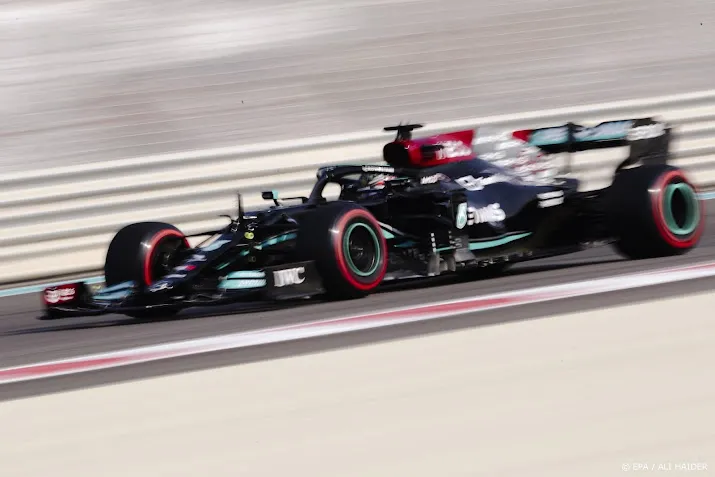 hamilton iets sneller dan verstappen in laatste training