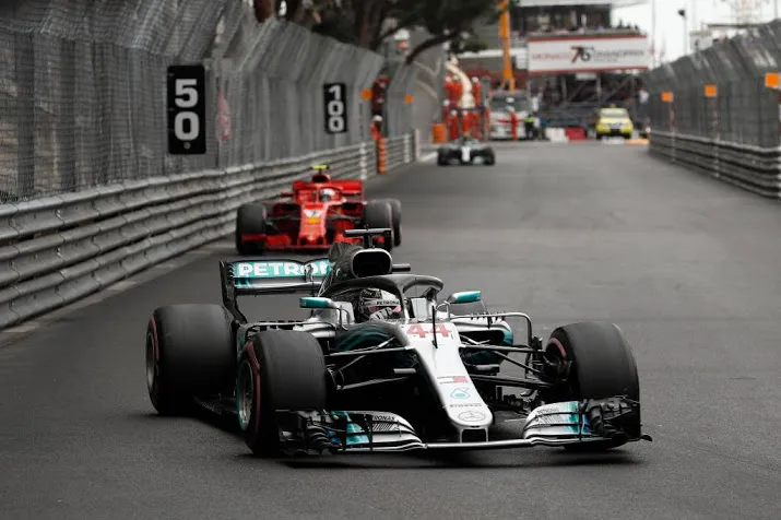 hamilton ongelukkig met uitstel nieuwe motor
