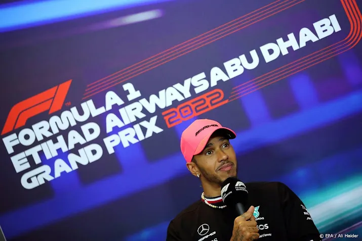 hamilton snelste in training abu dhabi lawson vijfde in red bull