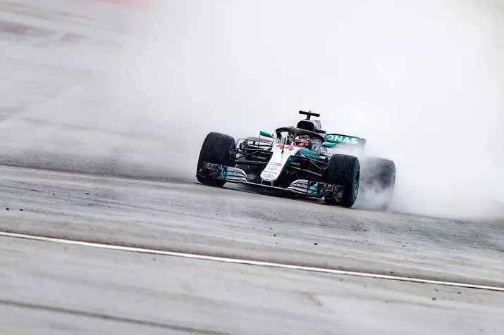 hamilton valt uit in kwalificatie