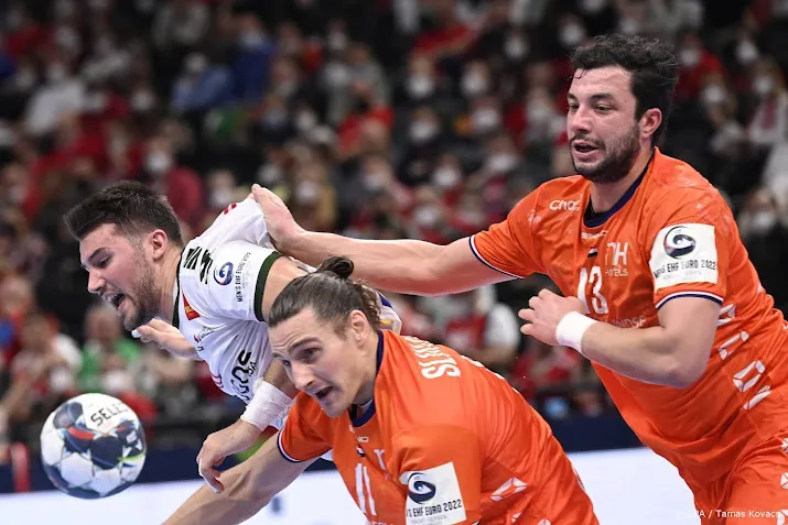 handballer sluijters sluit na besmetting weer aan bij oranje