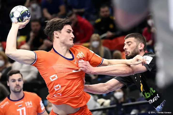 handballers met van leeuwen kooij en bourget in play off voor wk