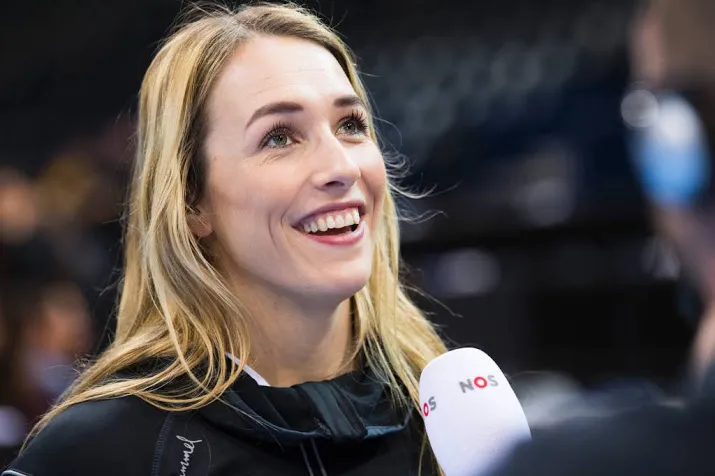 handbalster abbingh naar rusland
