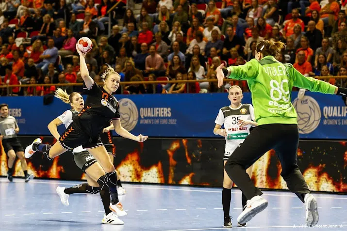 handbalster freriks ontbreekt bij oranje na overlijden familielid