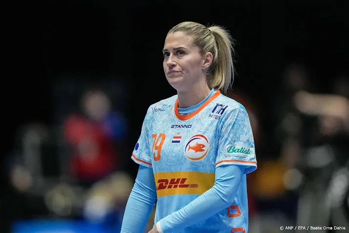 handbalster polman sluit aan bij nederlands team voor okt